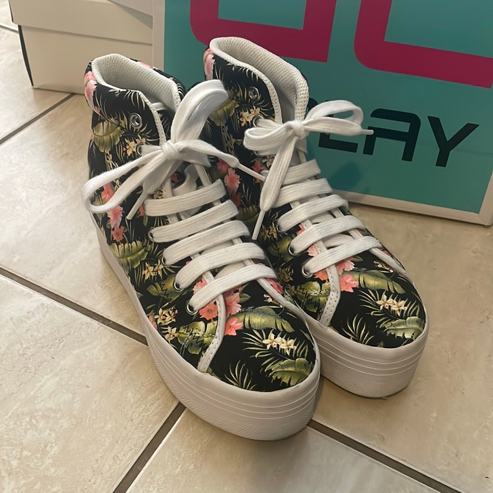Tropical Floral Platform Sneakers Size 6